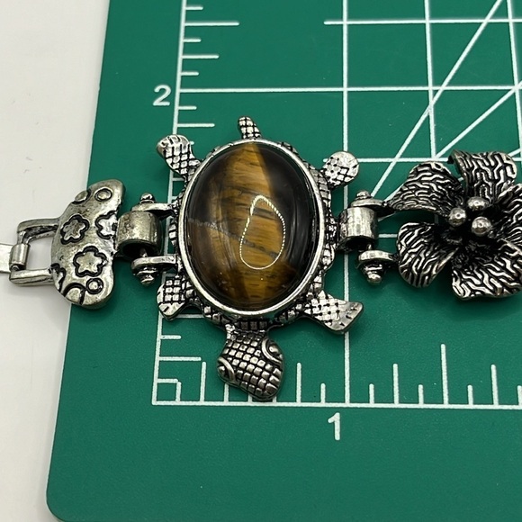 Turtle Silvertone Oval Tigers Eye Cabochon Sea Turtle Floral link Bracelet - Picture 12 of 13